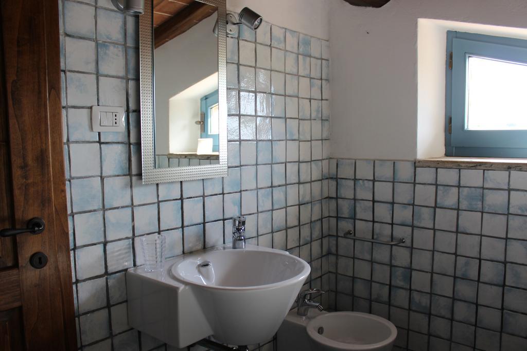 Monteriggioni Suite Екстериор снимка