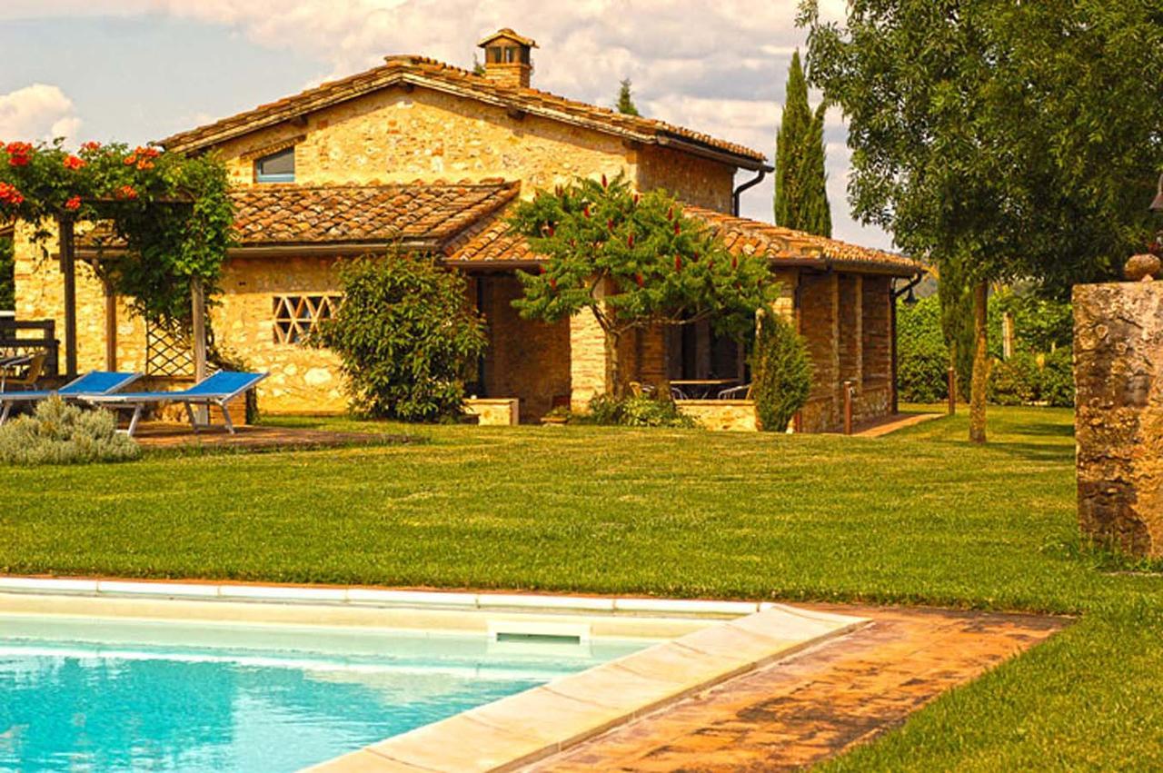 Monteriggioni Suite Екстериор снимка