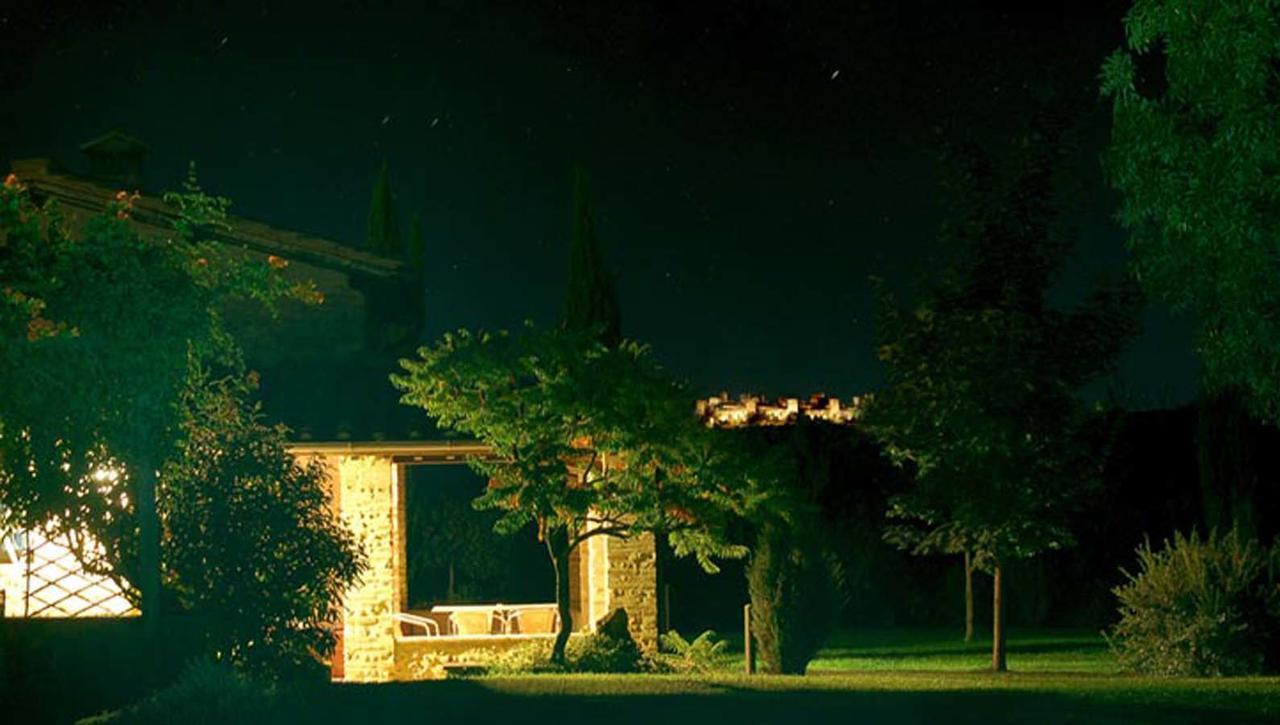 Monteriggioni Suite Екстериор снимка