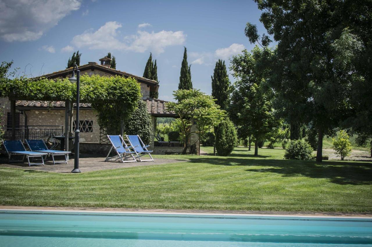 Monteriggioni Suite Екстериор снимка