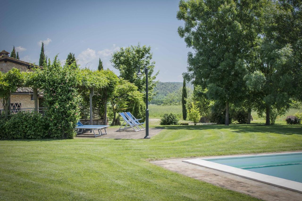 Monteriggioni Suite Екстериор снимка