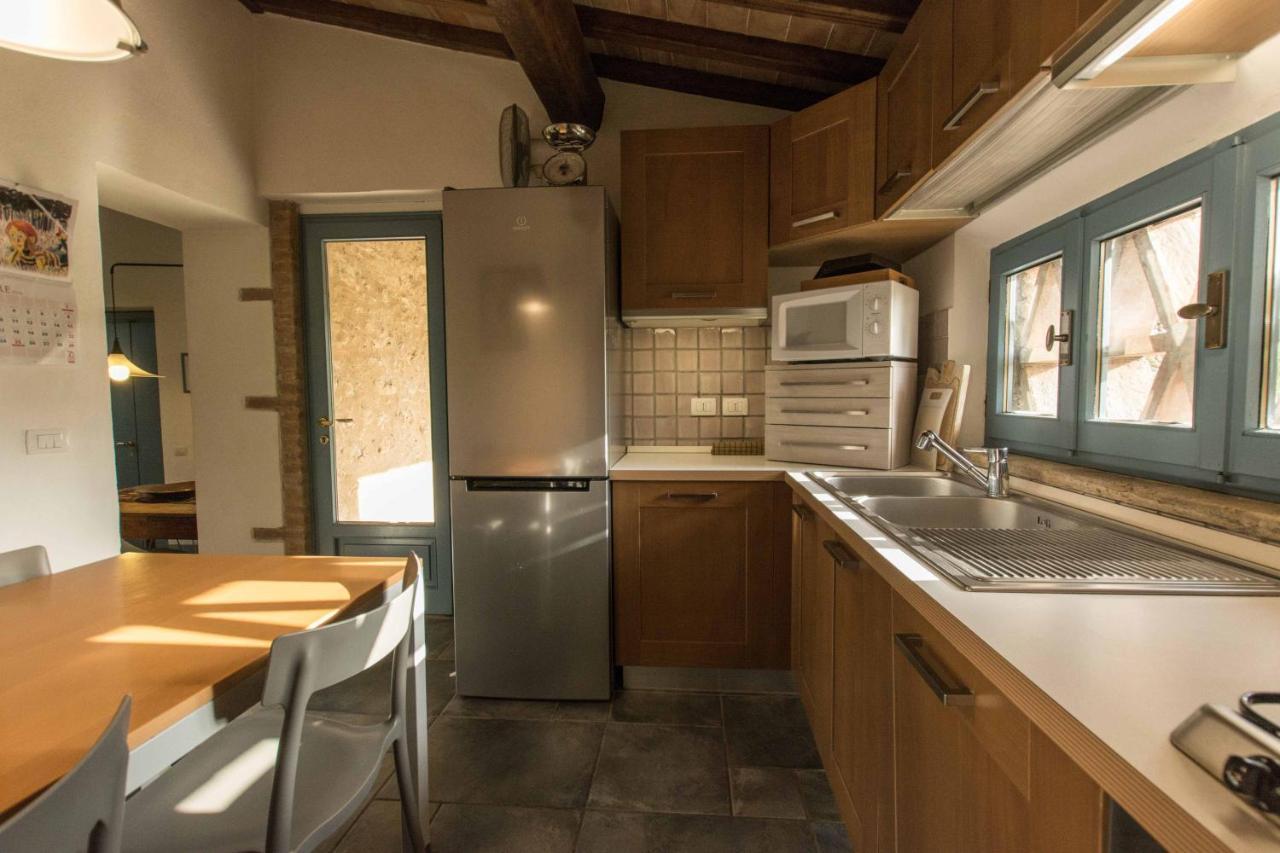 Monteriggioni Suite Екстериор снимка